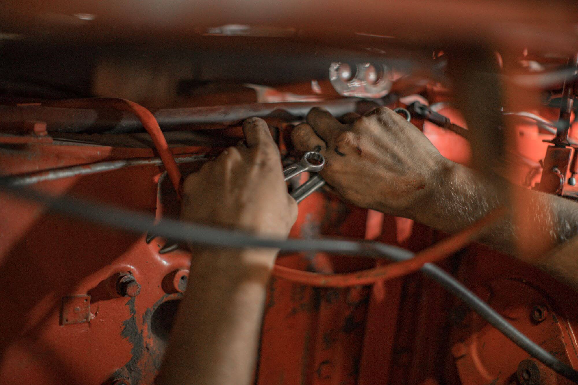 Exploring the Costs of Semi Truck RepairCover Image